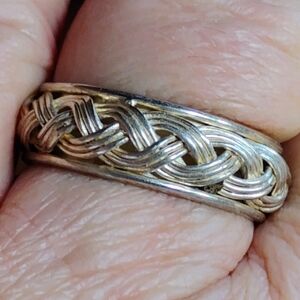 NWT,-HANDSOME, BRAIDED STERLING SILVER MEN'S RING. SIZE 10